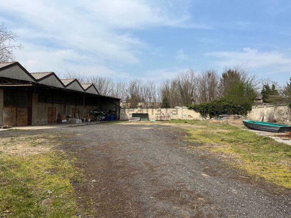 terreno edificabile in vendita a Verrua Po