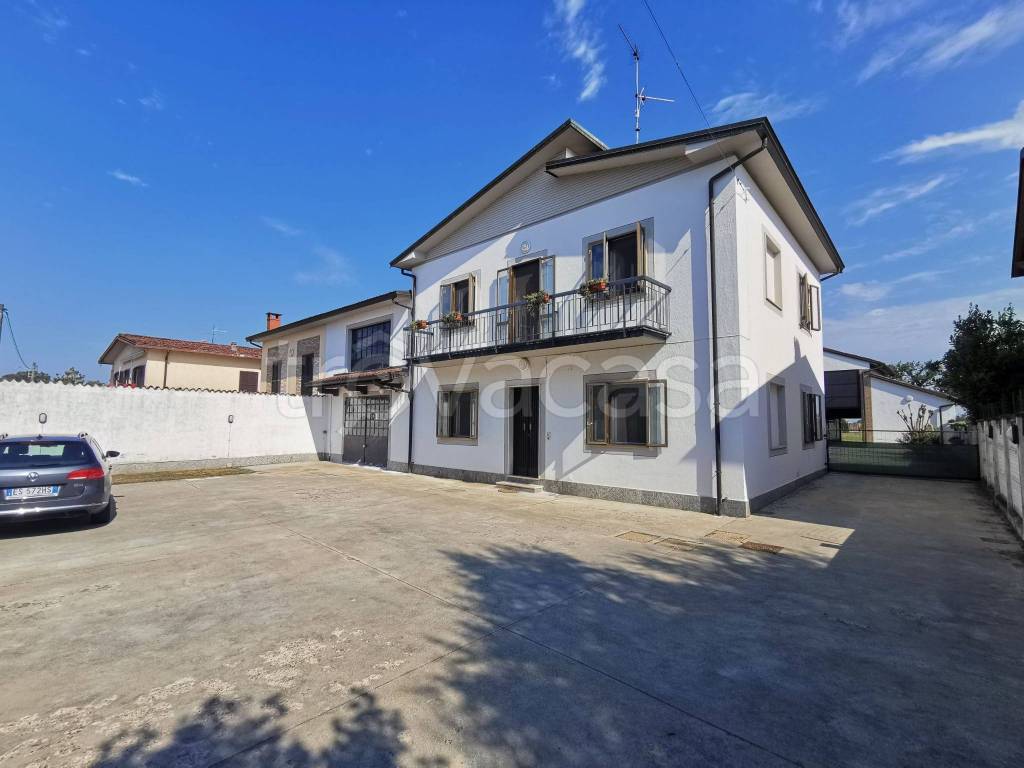 casa indipendente in vendita a Verrua Po