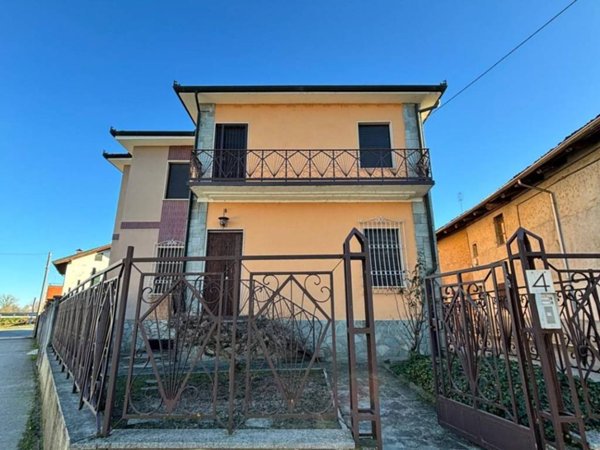 casa indipendente in vendita a Lombriasco