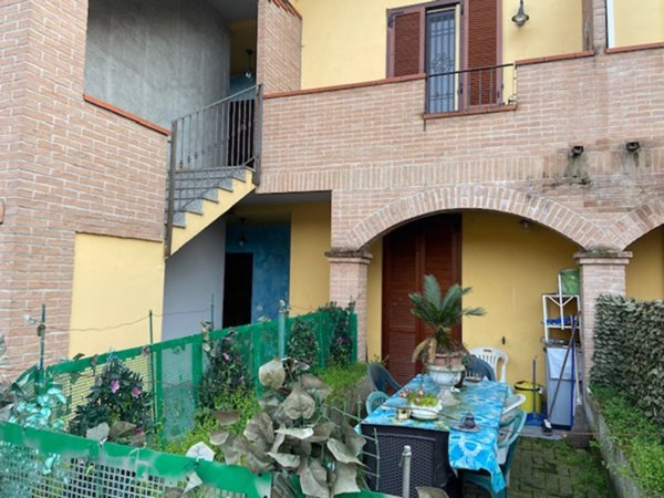 appartamento in vendita a Vidigulfo in zona Mandrino
