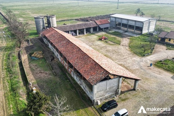 casale in vendita a Vidigulfo