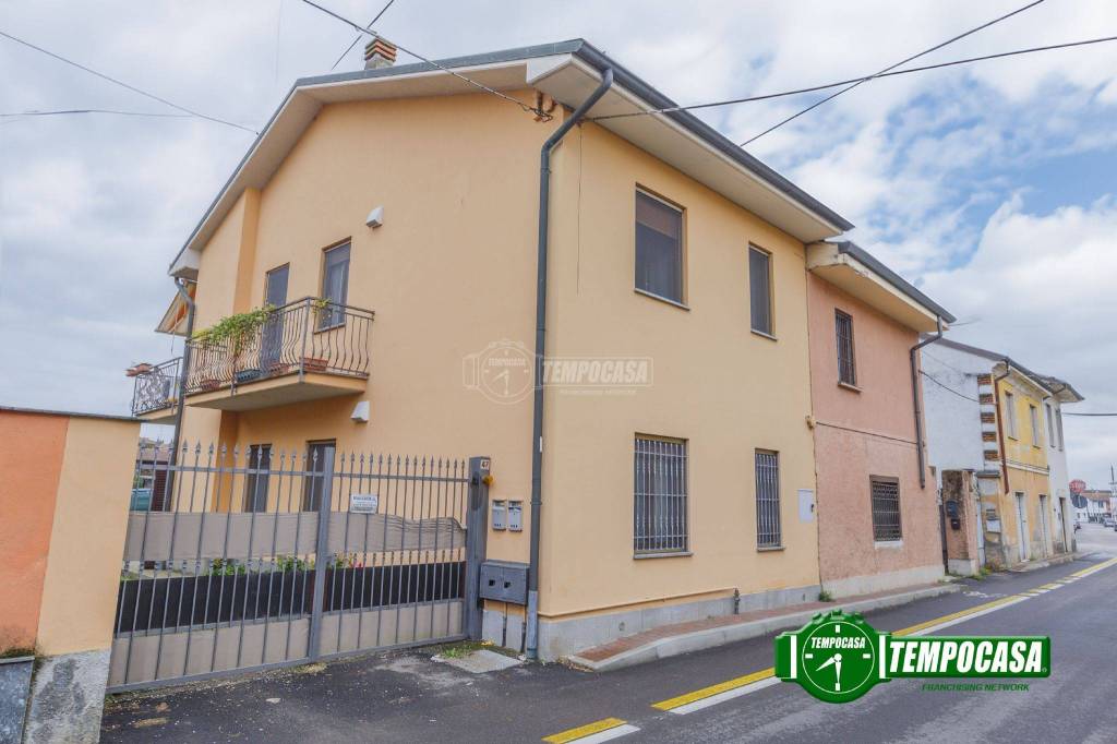 casa indipendente in vendita a Vidigulfo