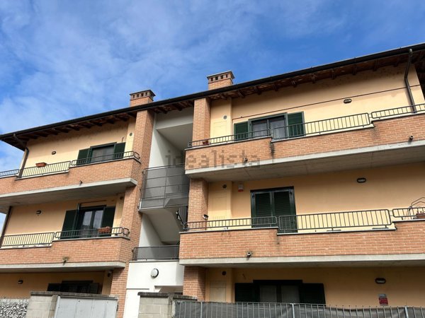 appartamento in vendita a Vidigulfo in zona Cavagnera
