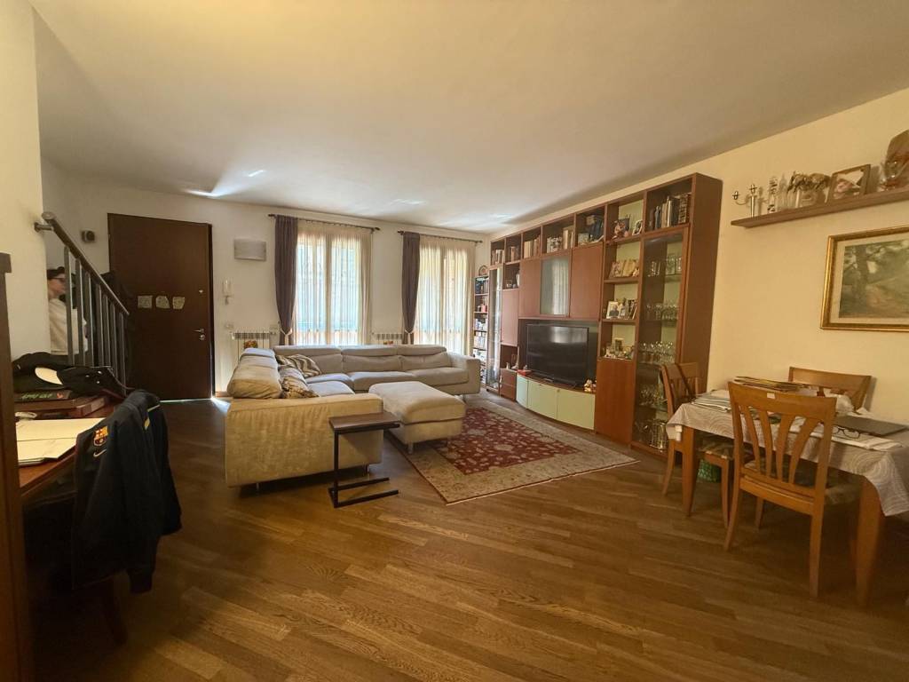casa indipendente in vendita a Vidigulfo