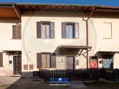 casa semindipendente in vendita a Vidigulfo in zona Cavagnera