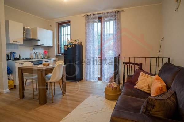 appartamento in vendita a Vidigulfo in zona Mandrino