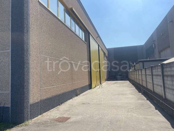 locale commerciale in vendita a Vidigulfo