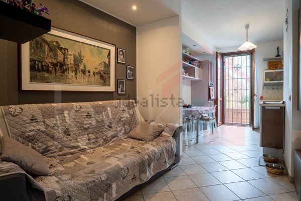 appartamento in vendita a Vidigulfo in zona Mandrino