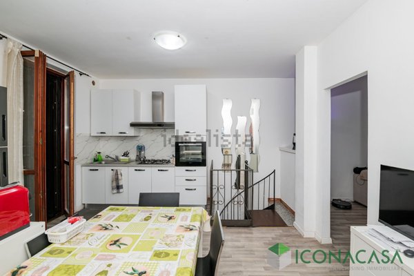 appartamento in vendita a Vidigulfo in zona Mandrino