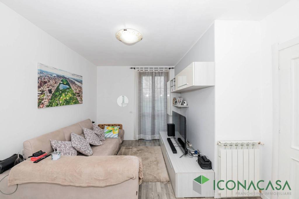 appartamento in vendita a Vidigulfo in zona Mandrino