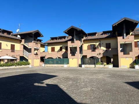 appartamento in vendita a Vidigulfo in zona Mandrino
