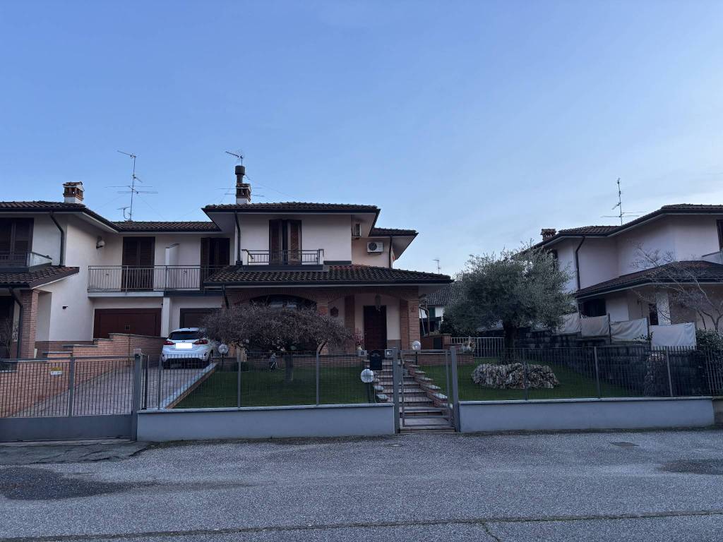 casa indipendente in vendita a Vidigulfo