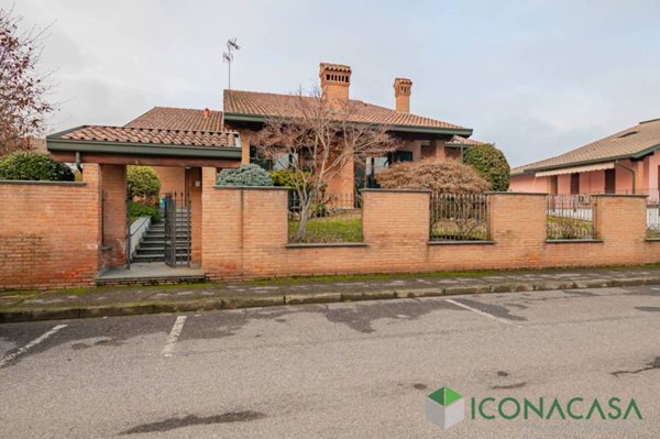 casa indipendente in vendita a Vidigulfo