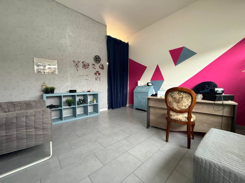 negozio in vendita a Vidigulfo