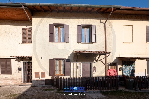 casa semindipendente in vendita a Vidigulfo in zona Cavagnera