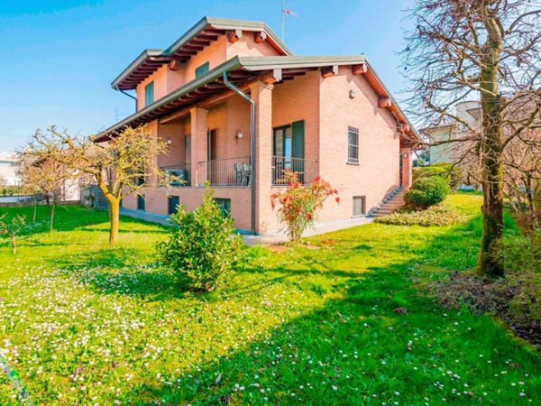 casa indipendente in vendita a Vidigulfo