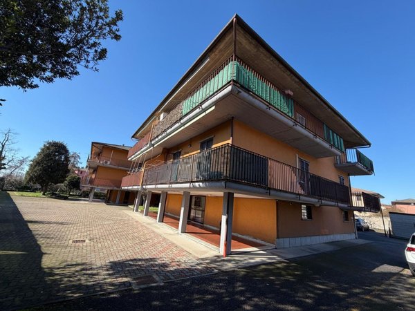 appartamento in vendita a Vidigulfo in zona Mandrino