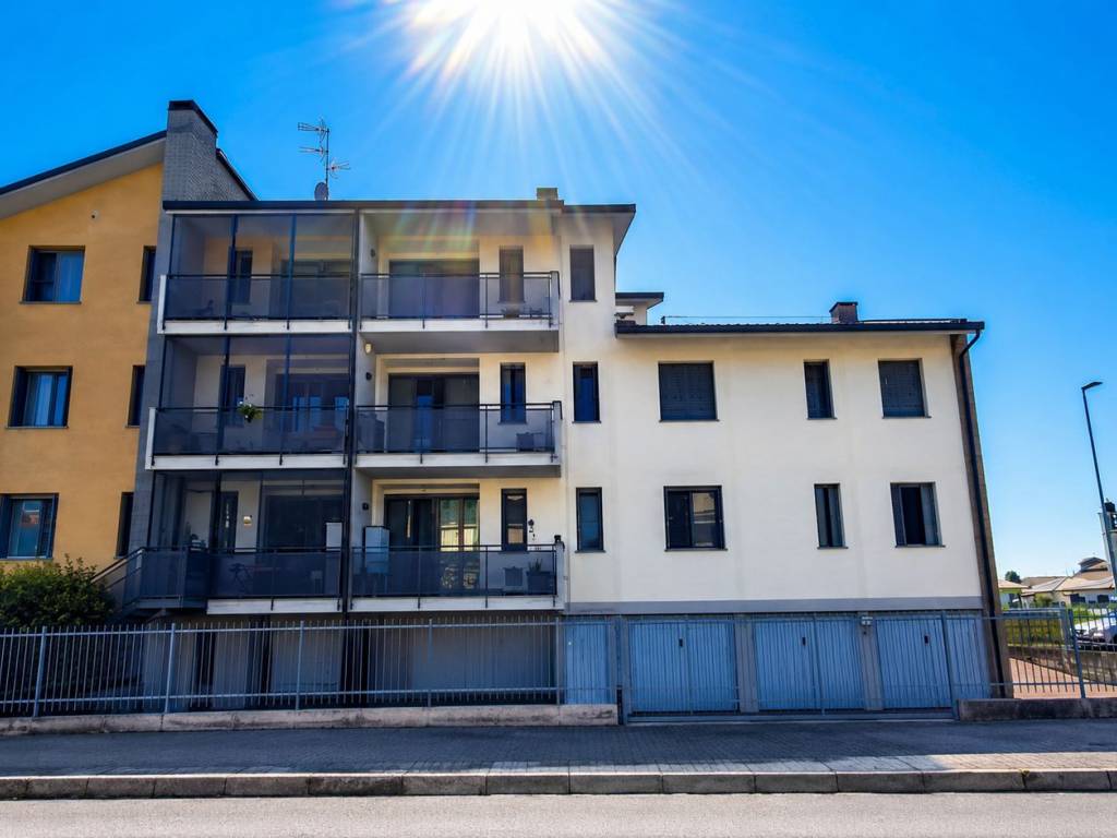 appartamento in vendita a Vidigulfo in zona Mandrino