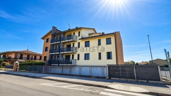 appartamento in vendita a Vidigulfo in zona Mandrino