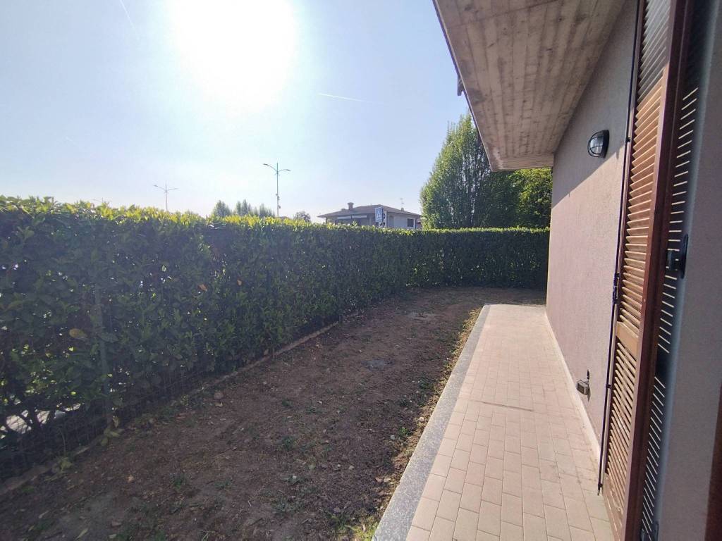 appartamento in vendita a Vidigulfo in zona Mandrino