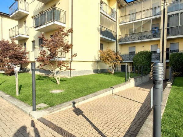 appartamento in vendita a Vidigulfo in zona Mandrino