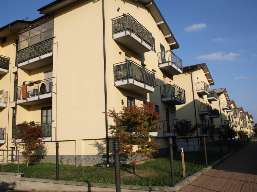appartamento in vendita a Vidigulfo in zona Mandrino