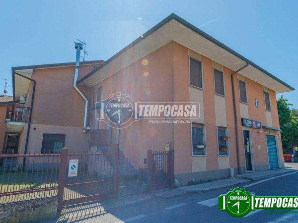 appartamento in vendita a Vidigulfo in zona Mandrino