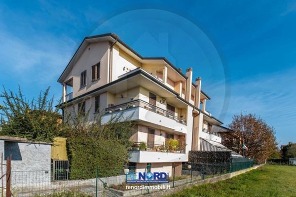 appartamento in vendita a Vidigulfo in zona Mandrino