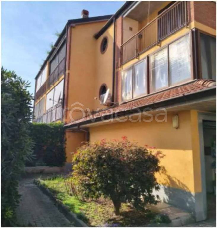 appartamento in vendita a Vidigulfo in zona Vairano