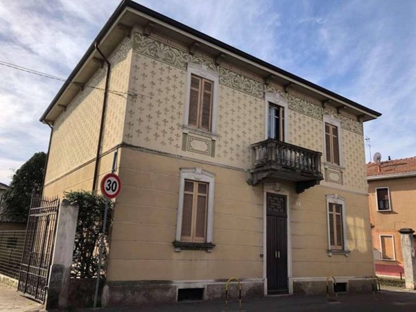 casa indipendente in vendita a Vigevano