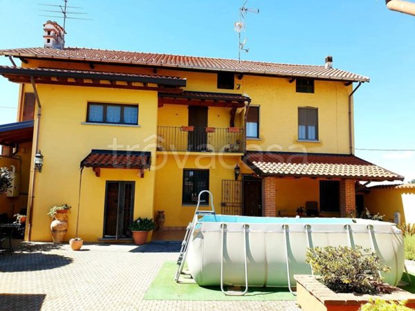 casa indipendente in vendita a Cassolnovo