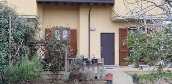 casa indipendente in vendita a Vigevano