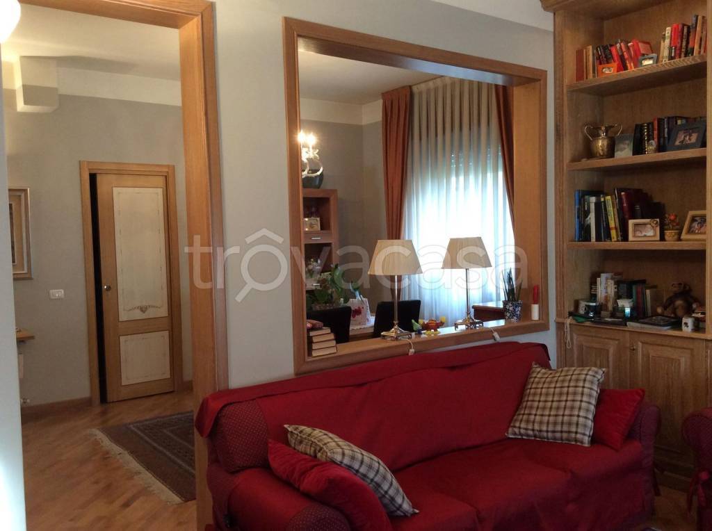 casa indipendente in vendita a Vigevano