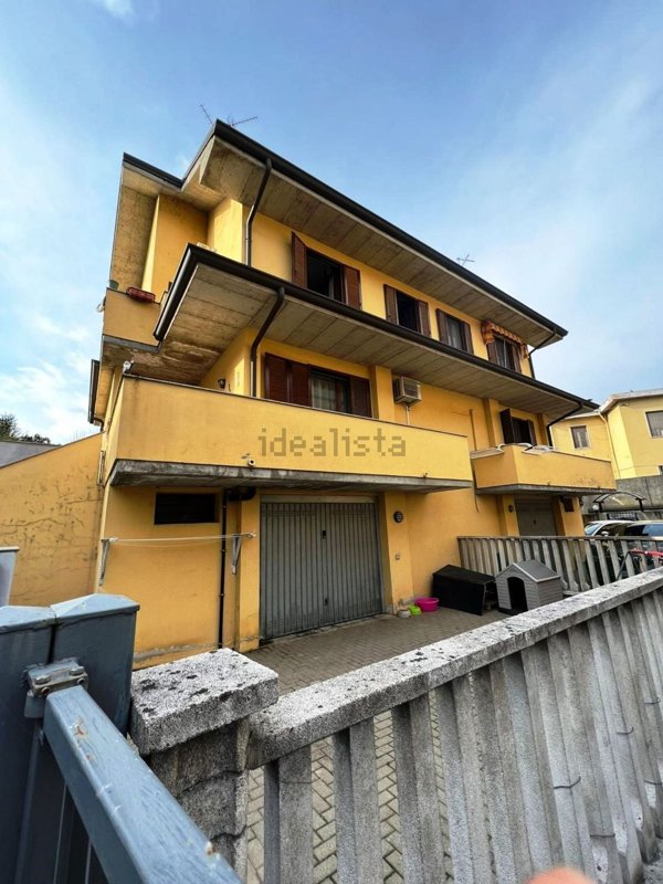 casa indipendente in vendita a Vigevano