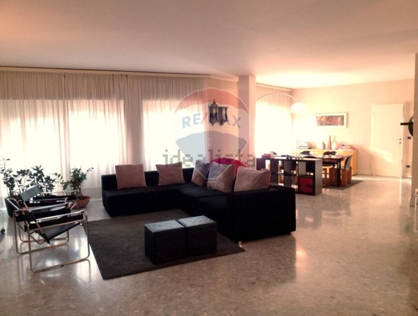 casa indipendente in vendita a Vigevano