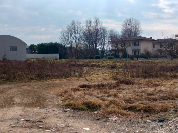 terreno edificabile in vendita a Vigevano