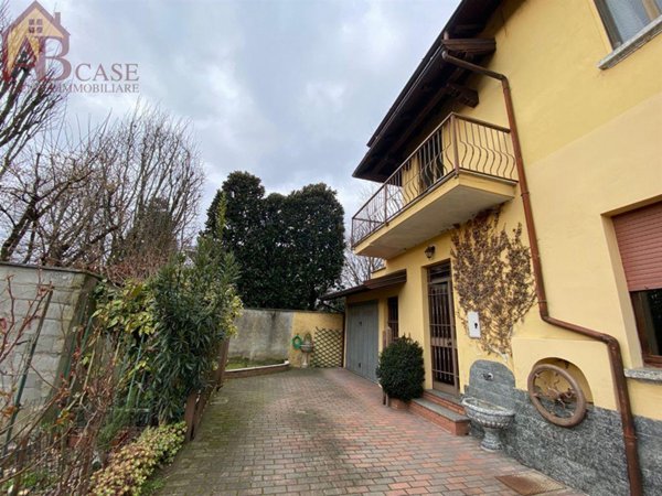 casa indipendente in vendita a Vigevano
