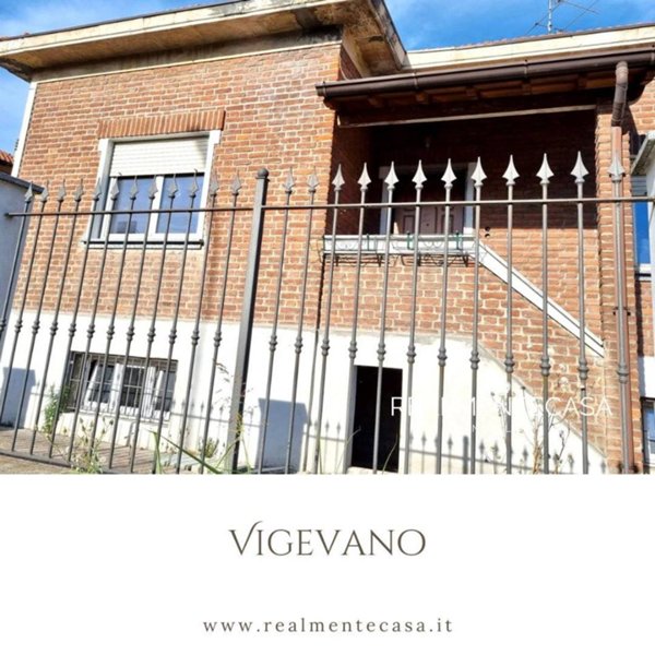 casa indipendente in vendita a Vigevano