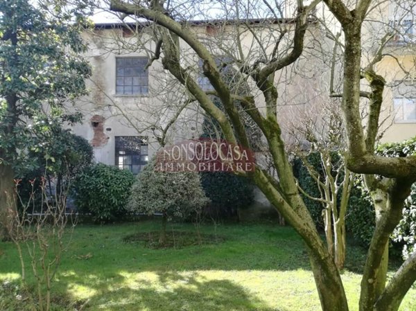 casa indipendente in vendita a Vigevano