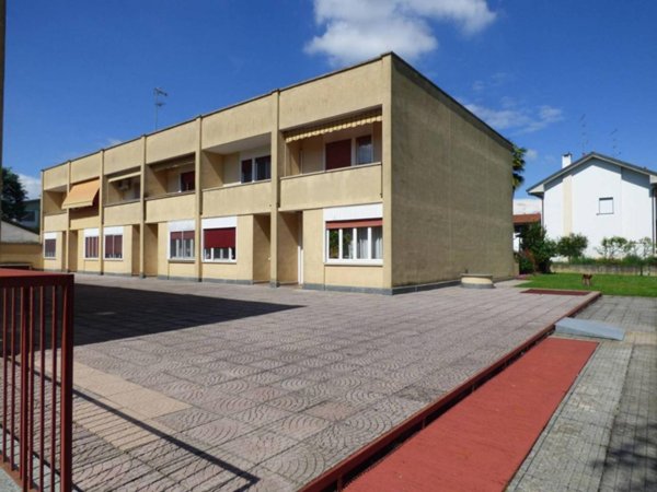 casa indipendente in vendita a Vigevano
