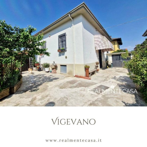 casa indipendente in vendita a Vigevano
