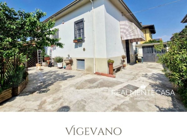 casa indipendente in vendita a Vigevano