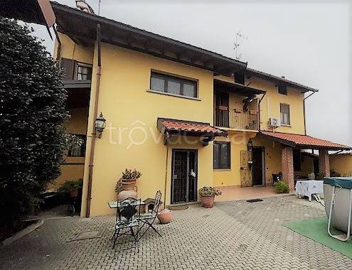 casa indipendente in vendita a Vigevano