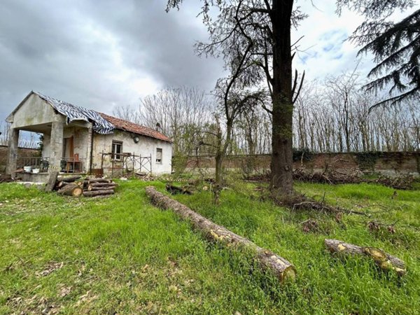 casa indipendente in vendita a Vigevano