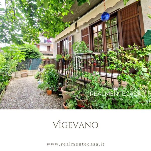 casa indipendente in vendita a Vigevano