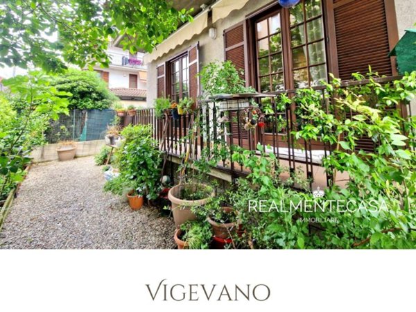 casa indipendente in vendita a Vigevano