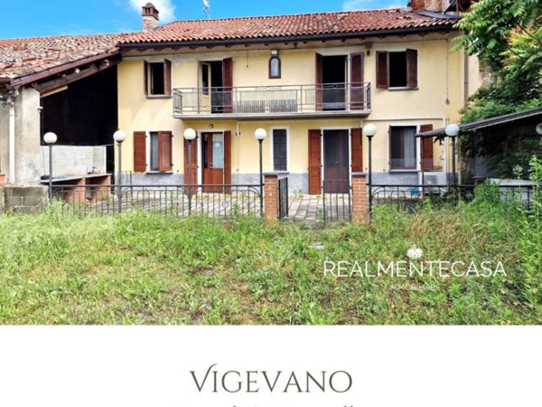 casa indipendente in vendita a Vigevano in zona Morsella