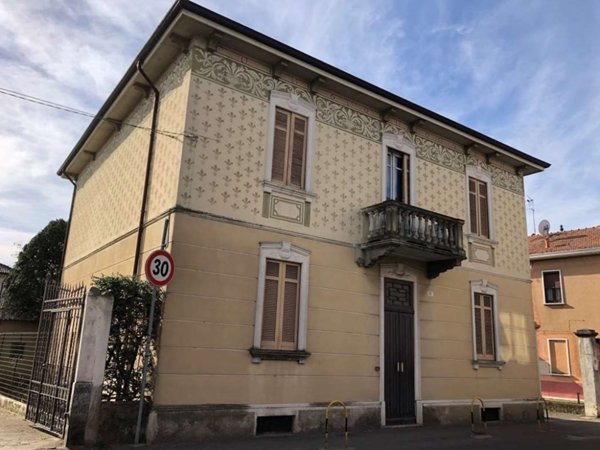 casa indipendente in vendita a Vigevano