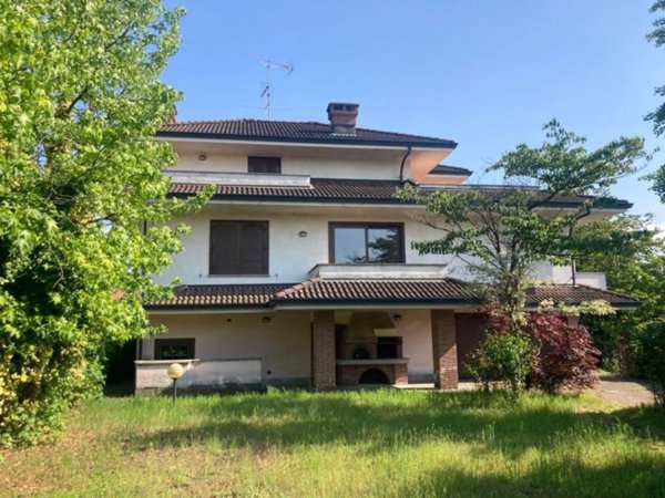 casa indipendente in vendita a Vigevano