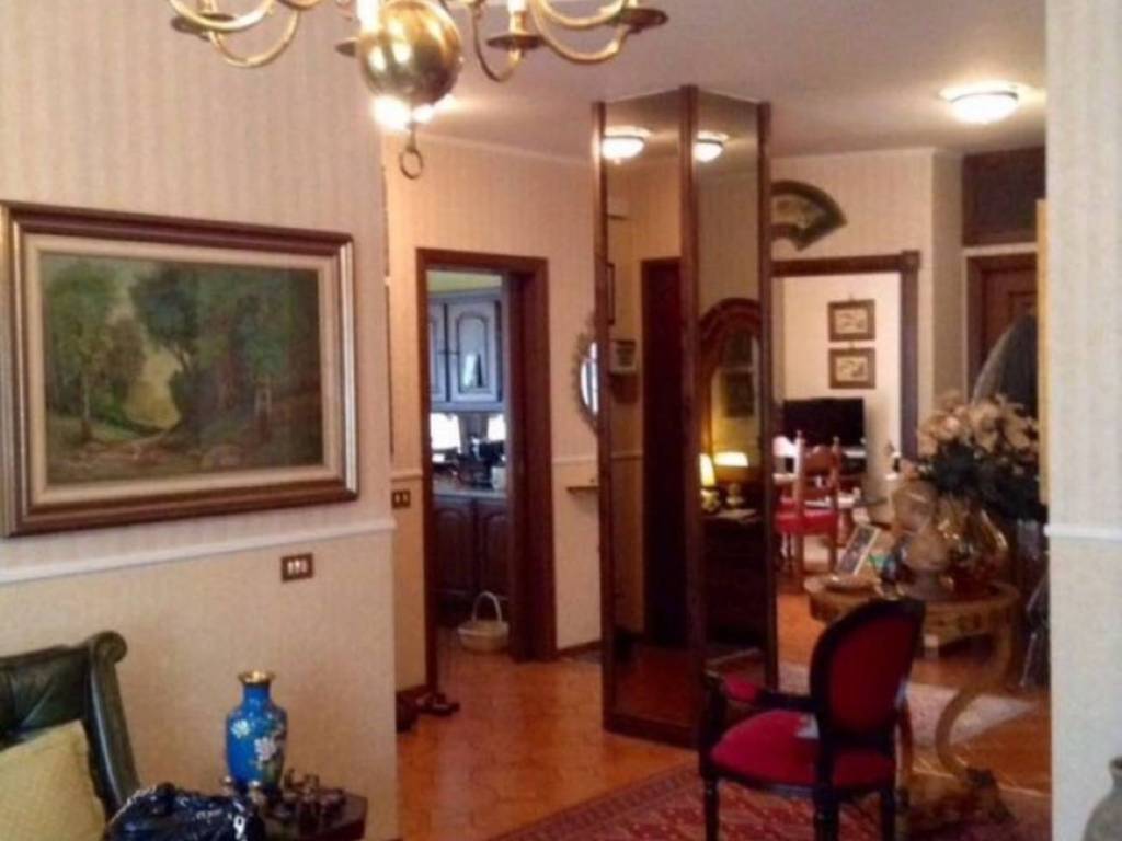 appartamento in vendita a Vigevano in zona Piccolini